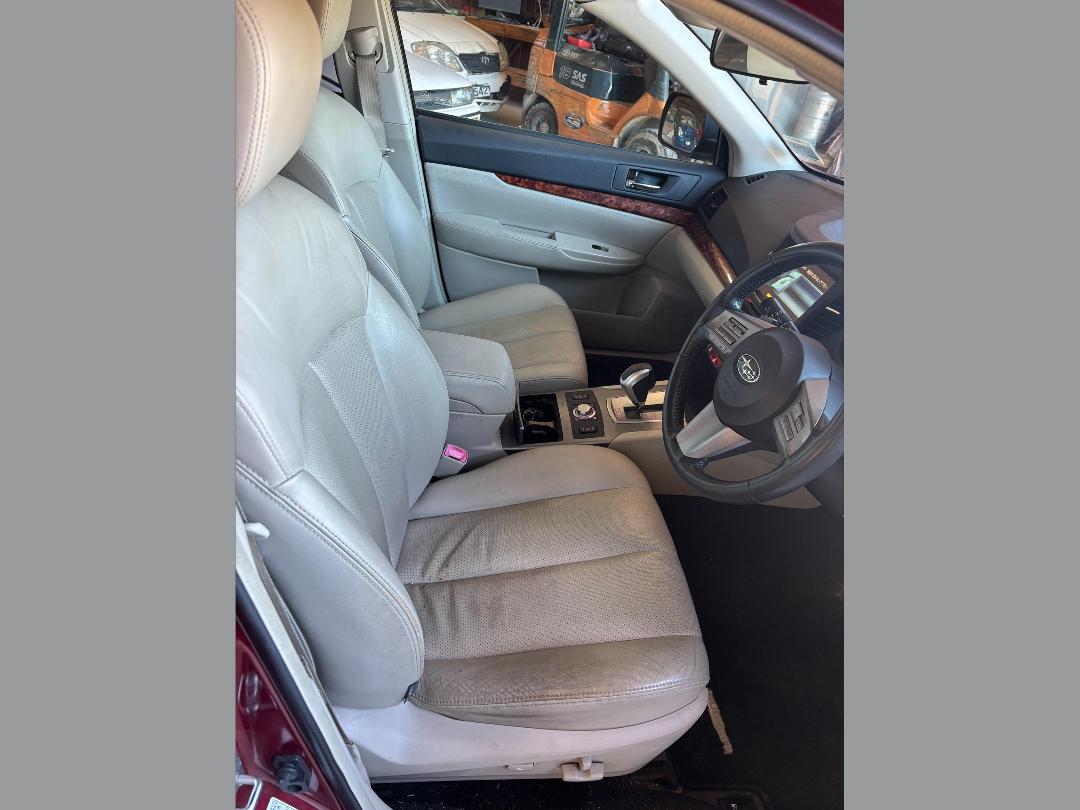 Photo '8' of Subaru Outback