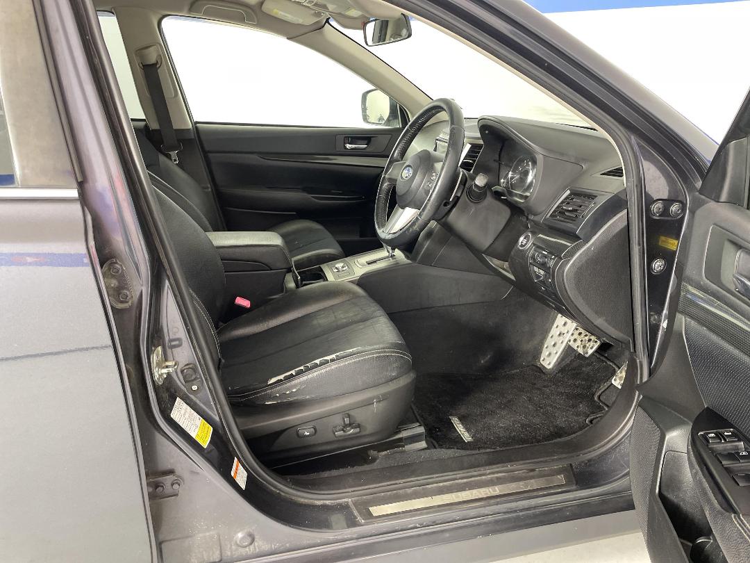 Photo '16' of Subaru Outback