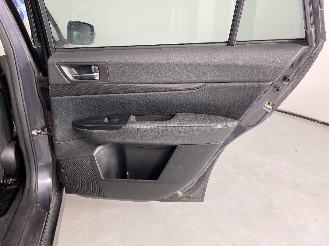 Photo '19' of Subaru Outback