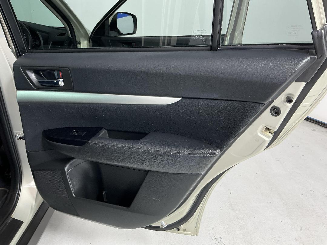 Photo '19' of Subaru Outback