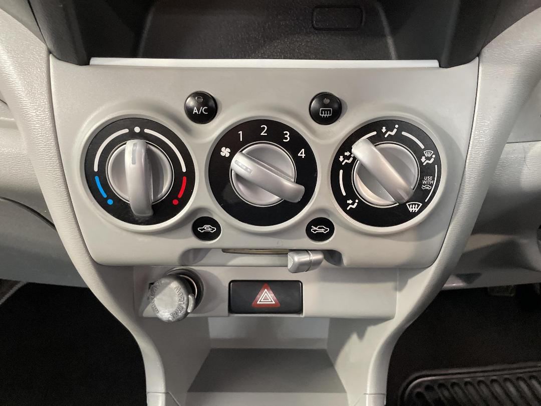 Photo '24' of Suzuki Alto Photo '24' of Suzuki Alto