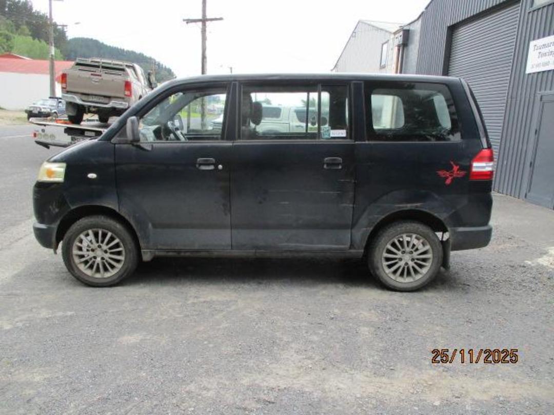 Photo '11' of Suzuki APV Photo '11' of Suzuki APV