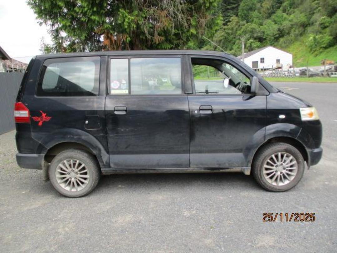 Photo '15' of Suzuki APV Photo '15' of Suzuki APV