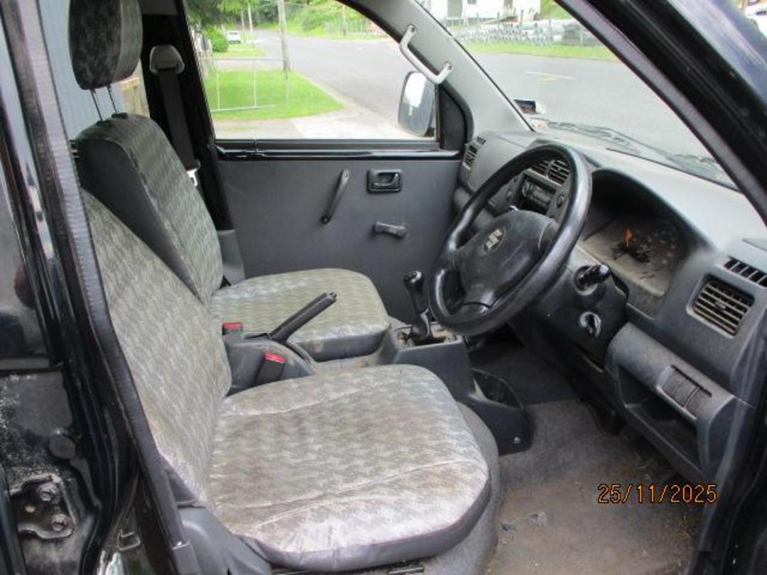 Photo '24' of Suzuki APV Photo '24' of Suzuki APV