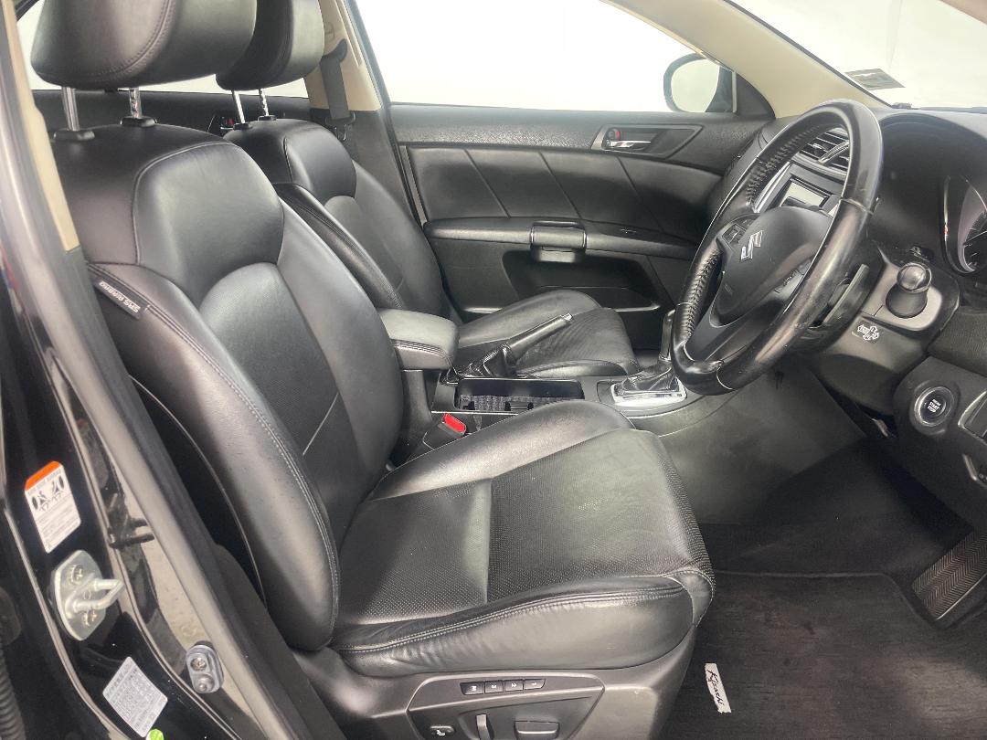 Photo '16' of Suzuki Kizashi Photo '16' of Suzuki Kizashi