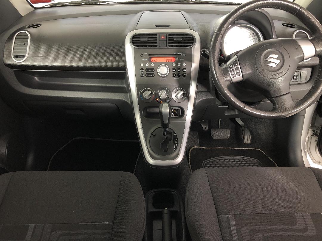 Photo '17' of Suzuki Splash Photo '17' of Suzuki Splash