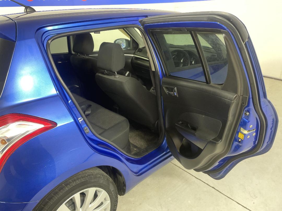 Photo '19' of Suzuki Swift