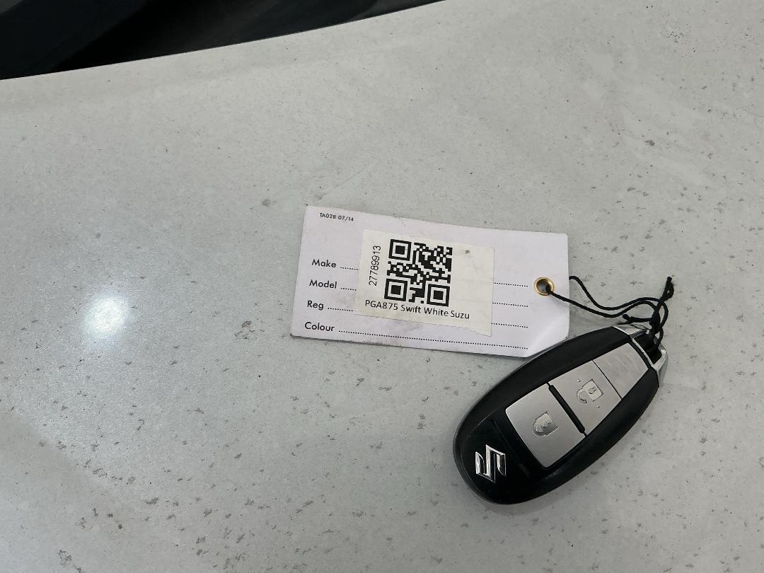 Photo '13' of Suzuki Swift Photo '13' of Suzuki Swift