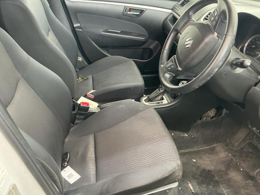 Photo '7' of Suzuki Swift Photo '7' of Suzuki Swift