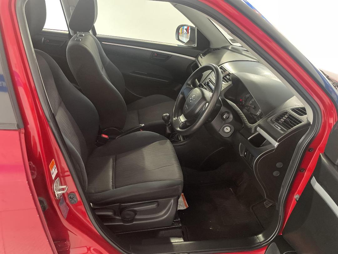 Photo '16' of Suzuki Swift Photo '16' of Suzuki Swift