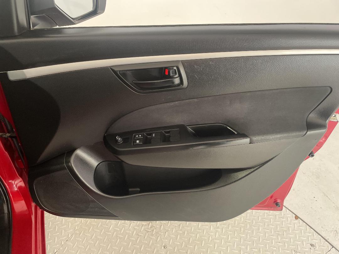 Photo '15' of Suzuki Swift Photo '15' of Suzuki Swift