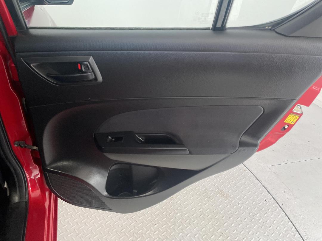 Photo '19' of Suzuki Swift Photo '19' of Suzuki Swift