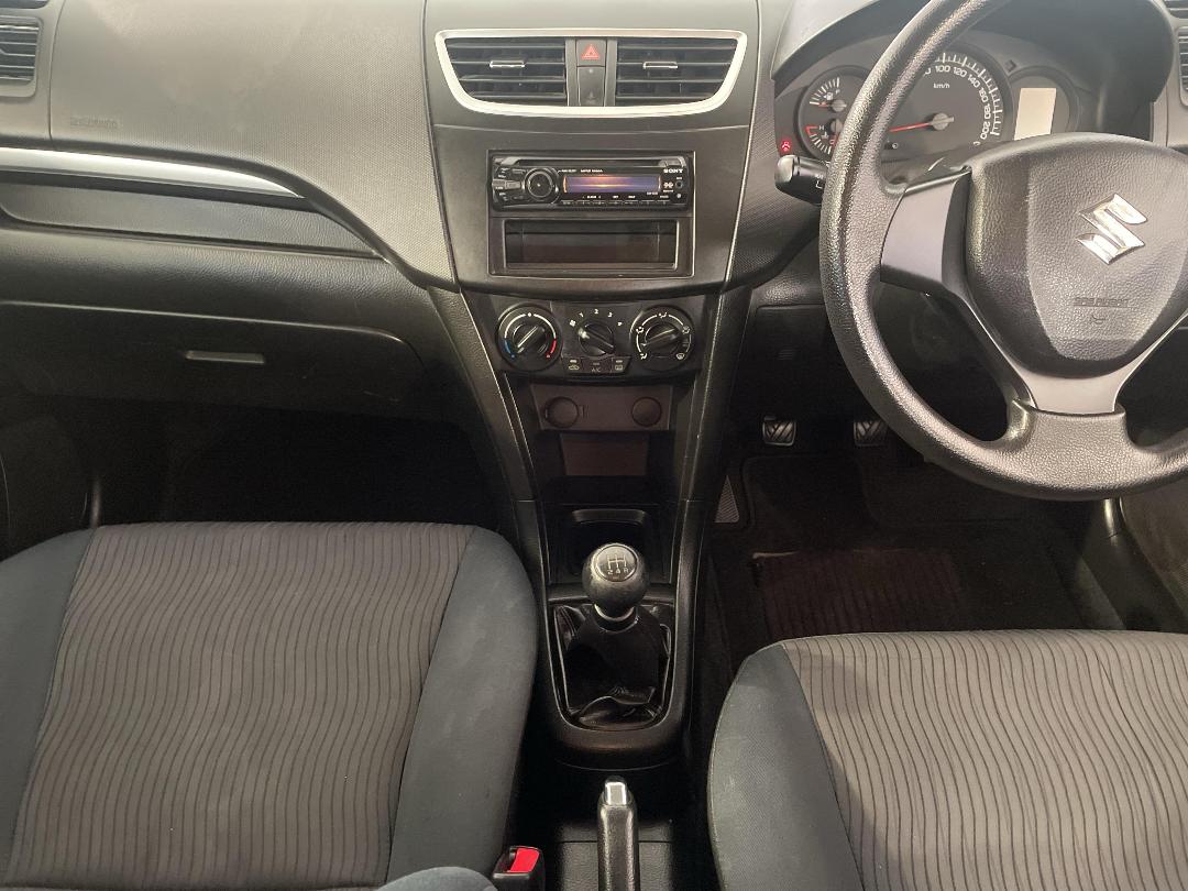 Photo '18' of Suzuki Swift Photo '18' of Suzuki Swift