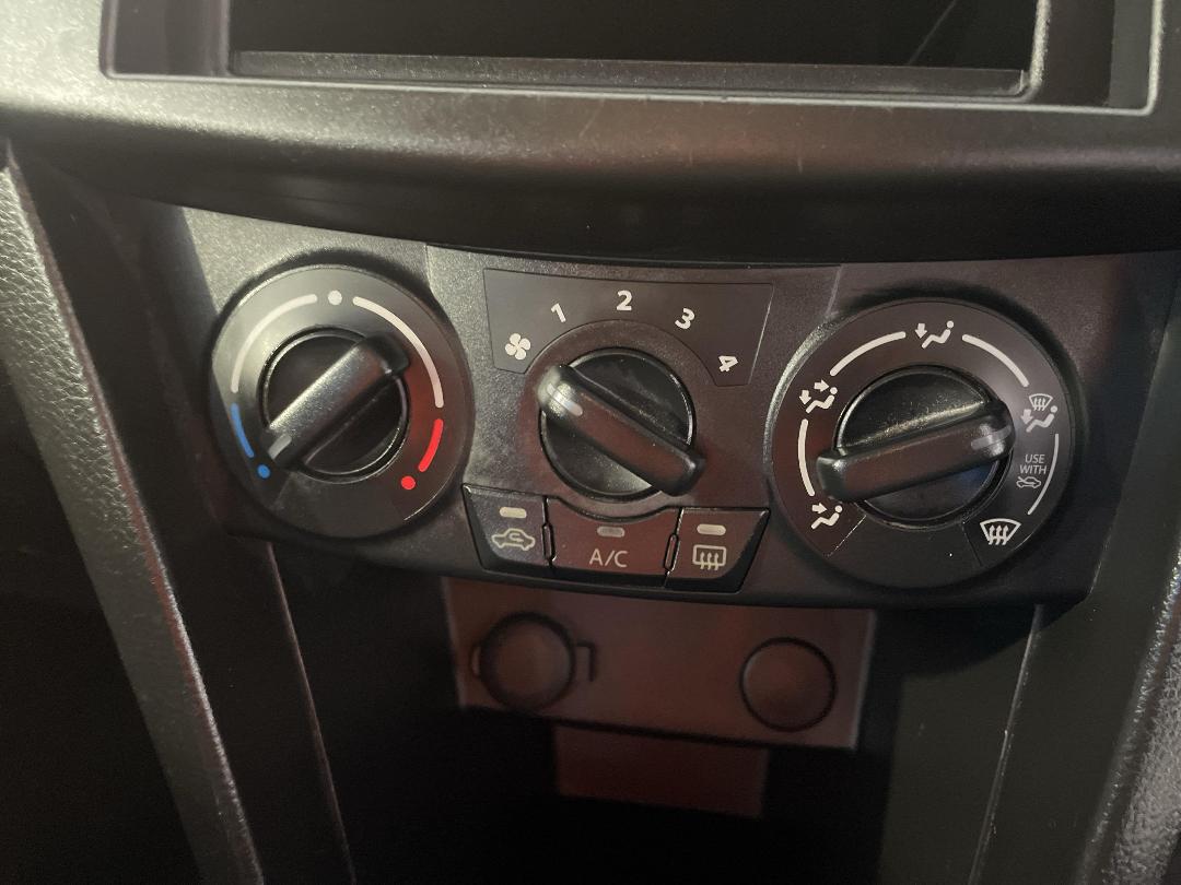 Photo '27' of Suzuki Swift Photo '27' of Suzuki Swift