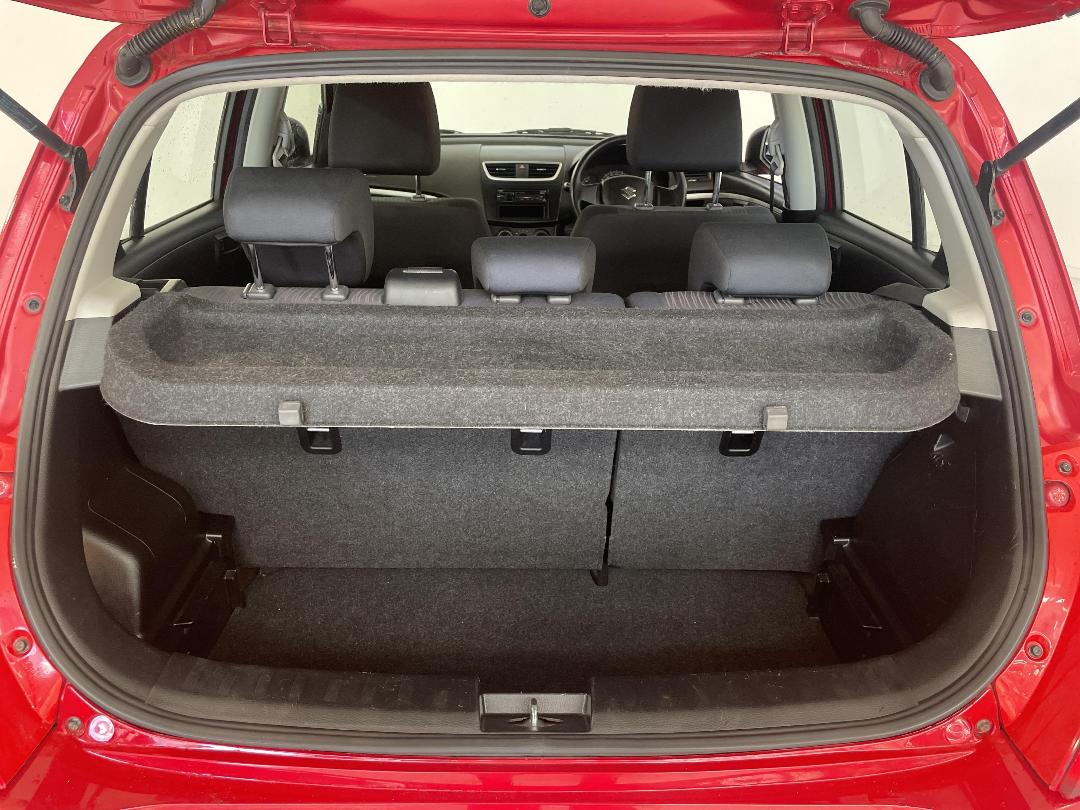 Photo '14' of Suzuki Swift Photo '14' of Suzuki Swift