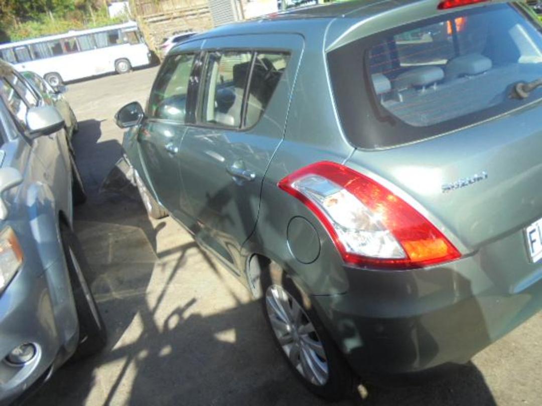 Photo '4' of Suzuki Swift Ltda