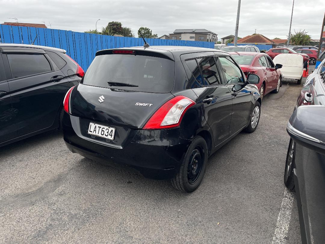 Photo '5' of Suzuki Swift