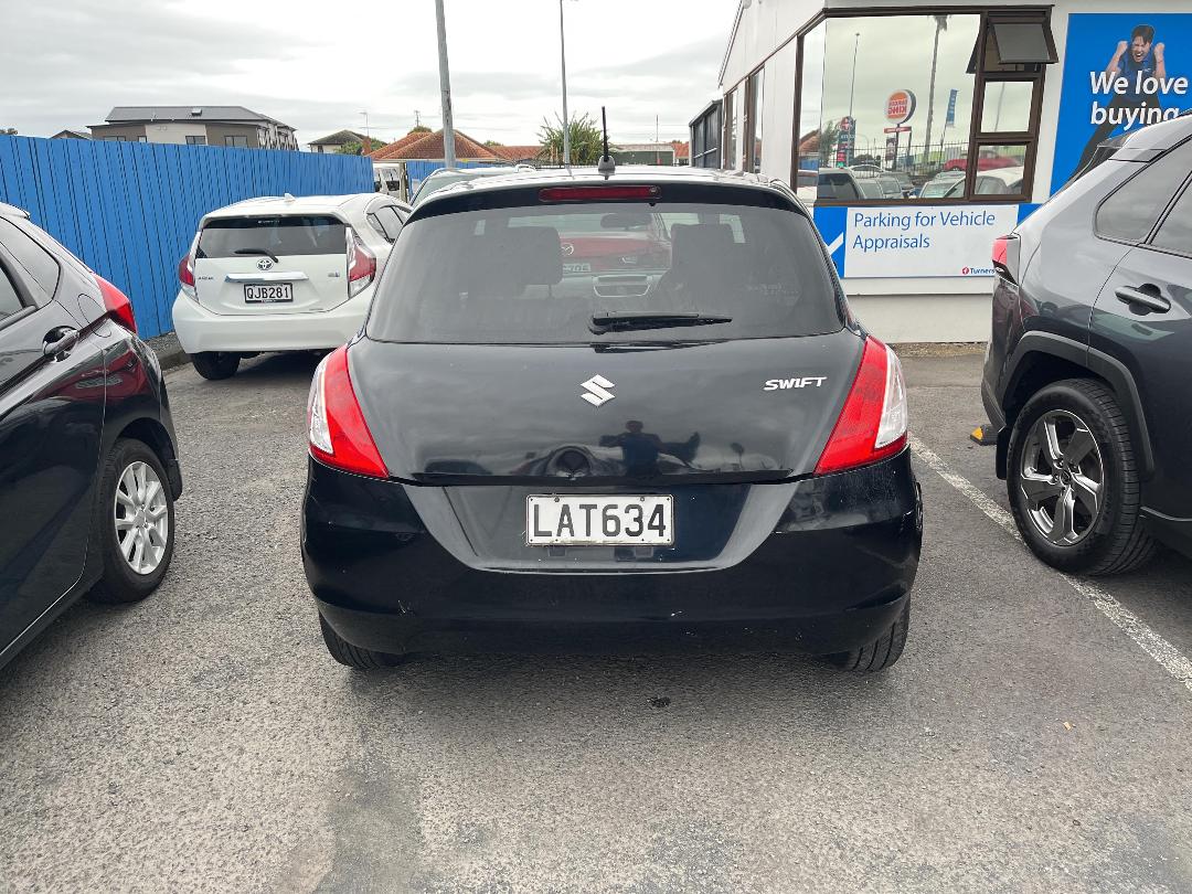 Photo '6' of Suzuki Swift