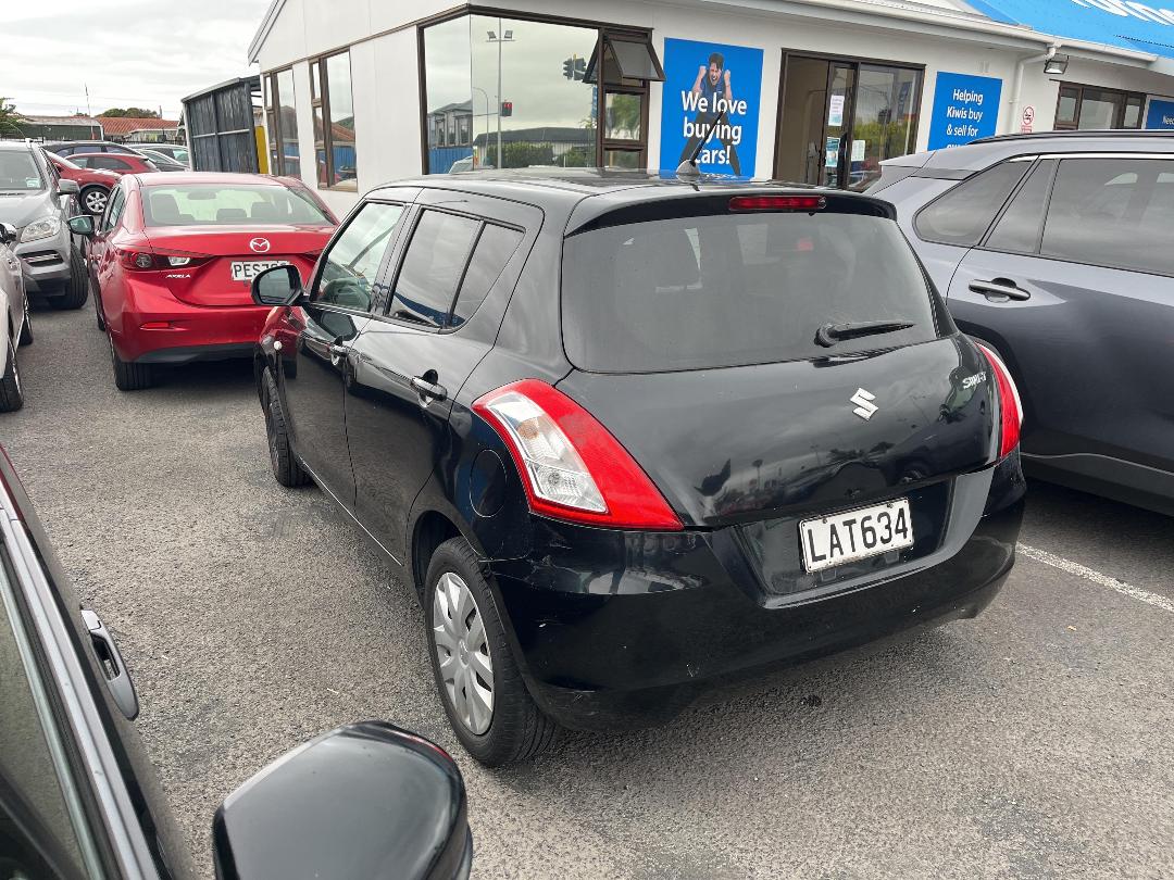 Photo '7' of Suzuki Swift