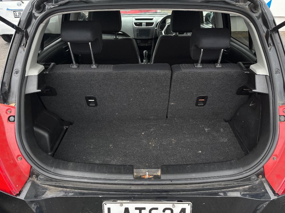 Photo '8' of Suzuki Swift