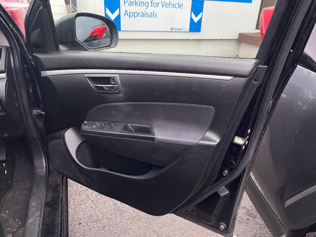 Photo '9' of Suzuki Swift