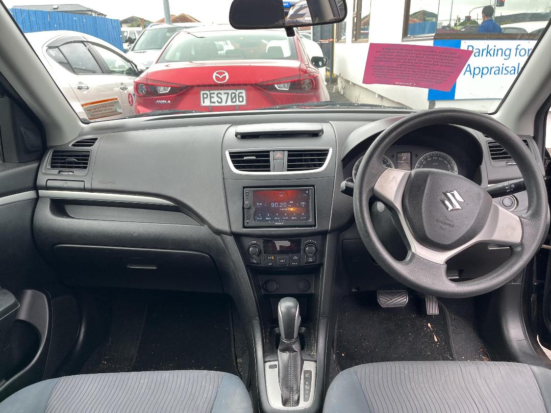 Photo '15' of Suzuki Swift