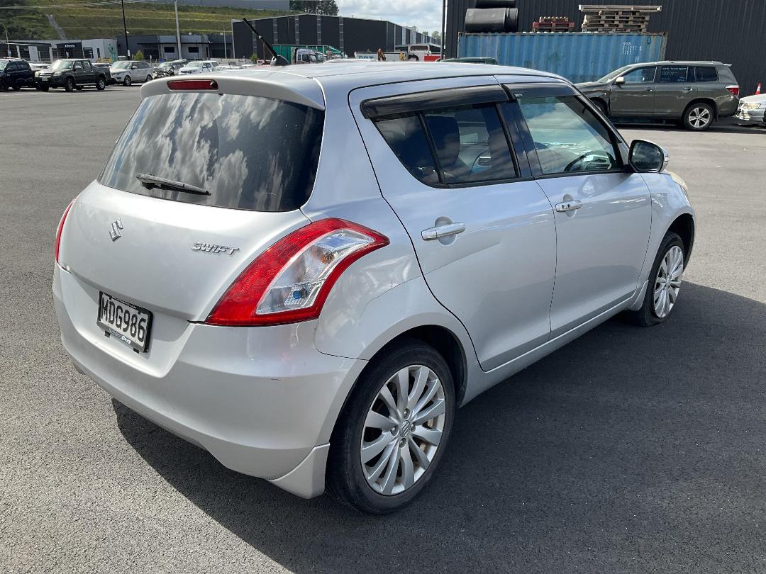 Photo '4' of Suzuki Swift