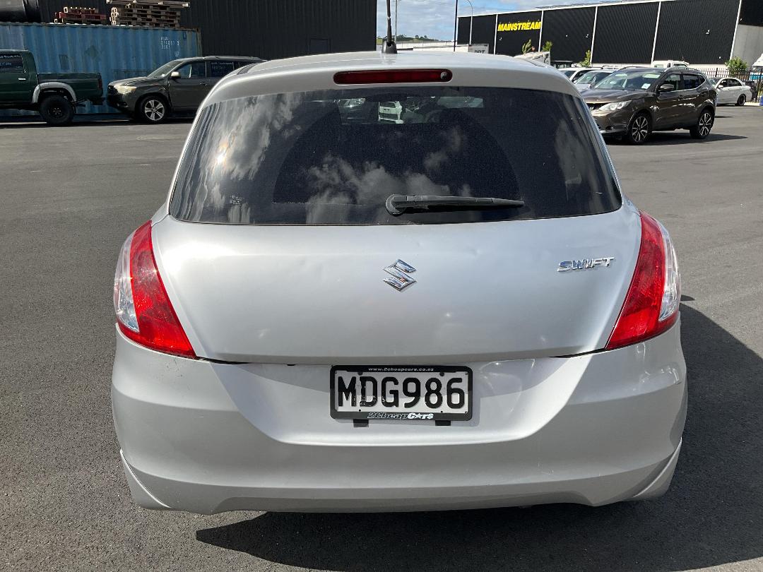 Photo '8' of Suzuki Swift