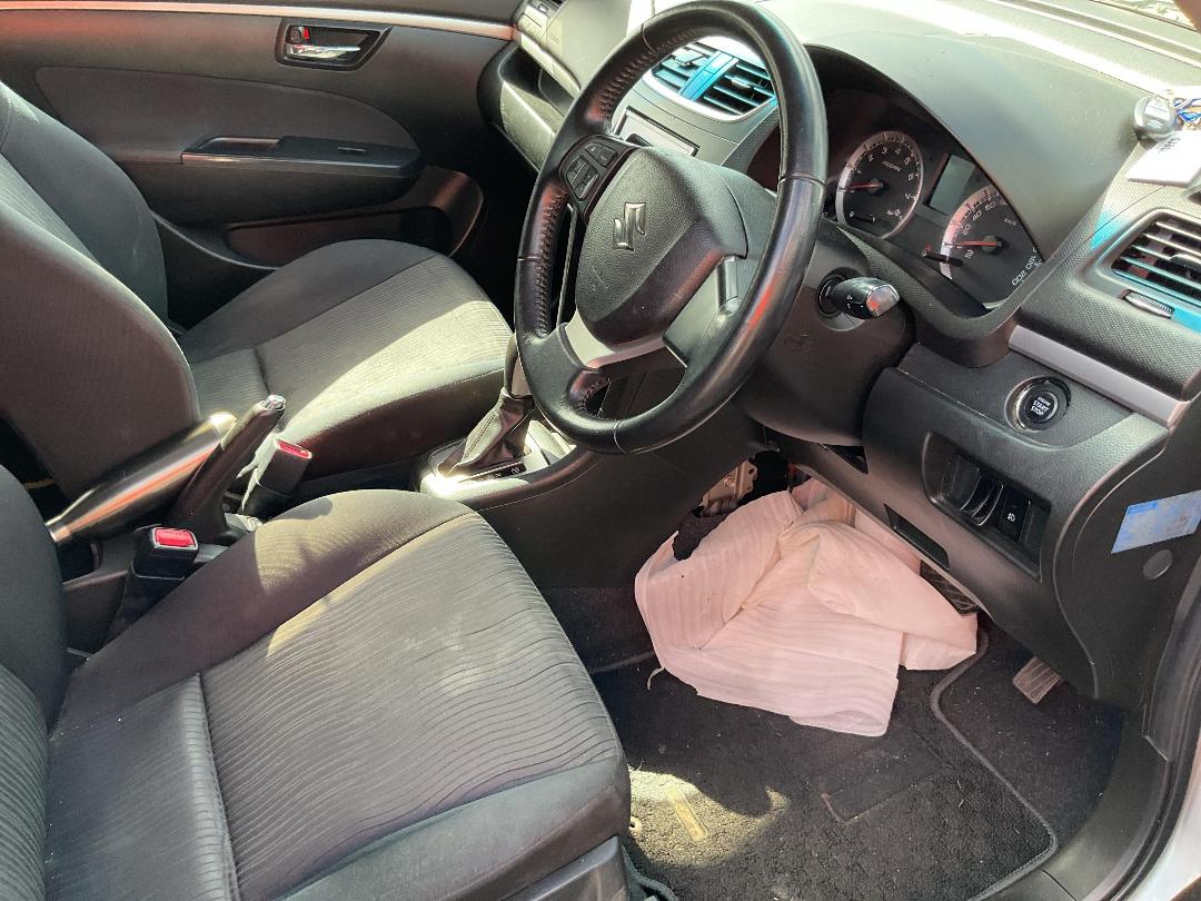 Photo '18' of Suzuki Swift