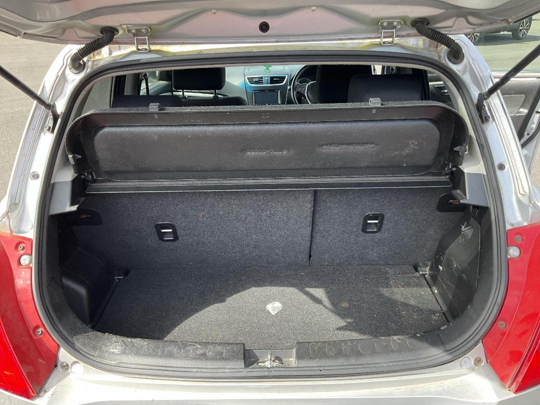 Photo '21' of Suzuki Swift