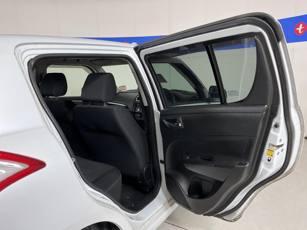 Photo '17' of Suzuki Swift 1200