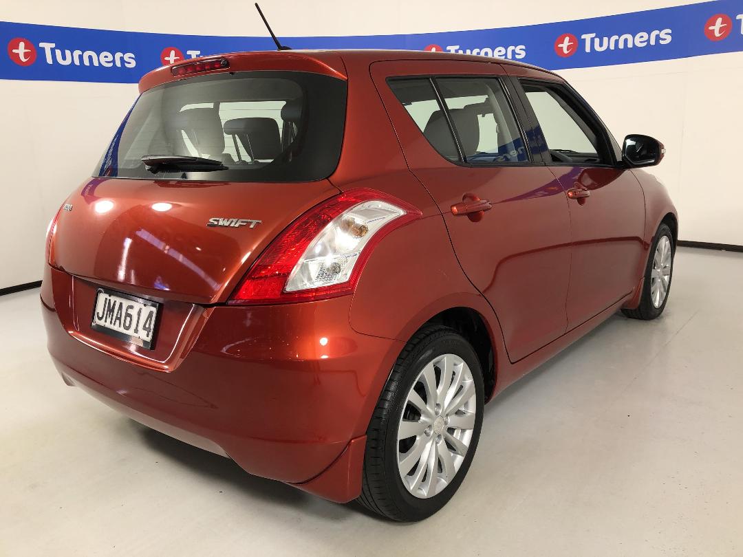 Photo '7' of Suzuki Swift Photo '7' of Suzuki Swift