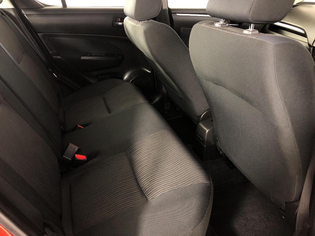 Photo '20' of Suzuki Swift Photo '20' of Suzuki Swift