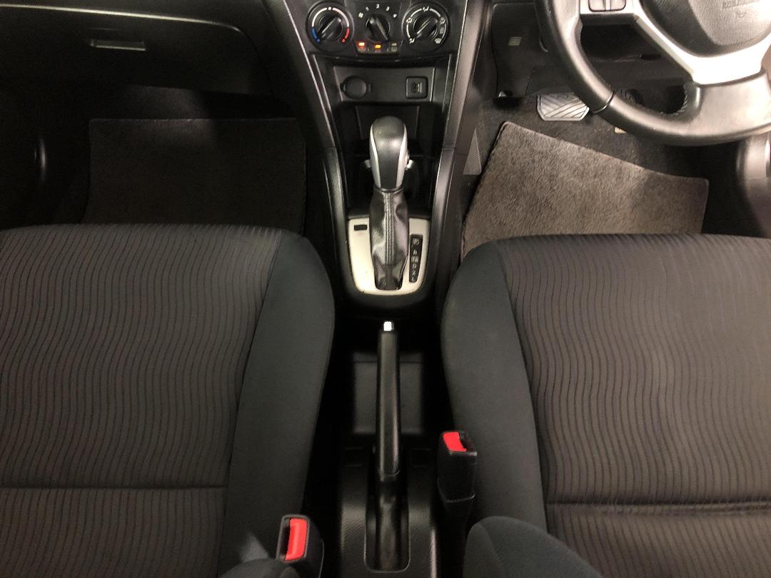 Photo '18' of Suzuki Swift Photo '18' of Suzuki Swift