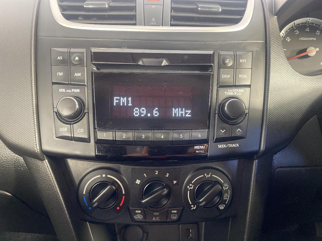 Photo '18' of Suzuki Swift