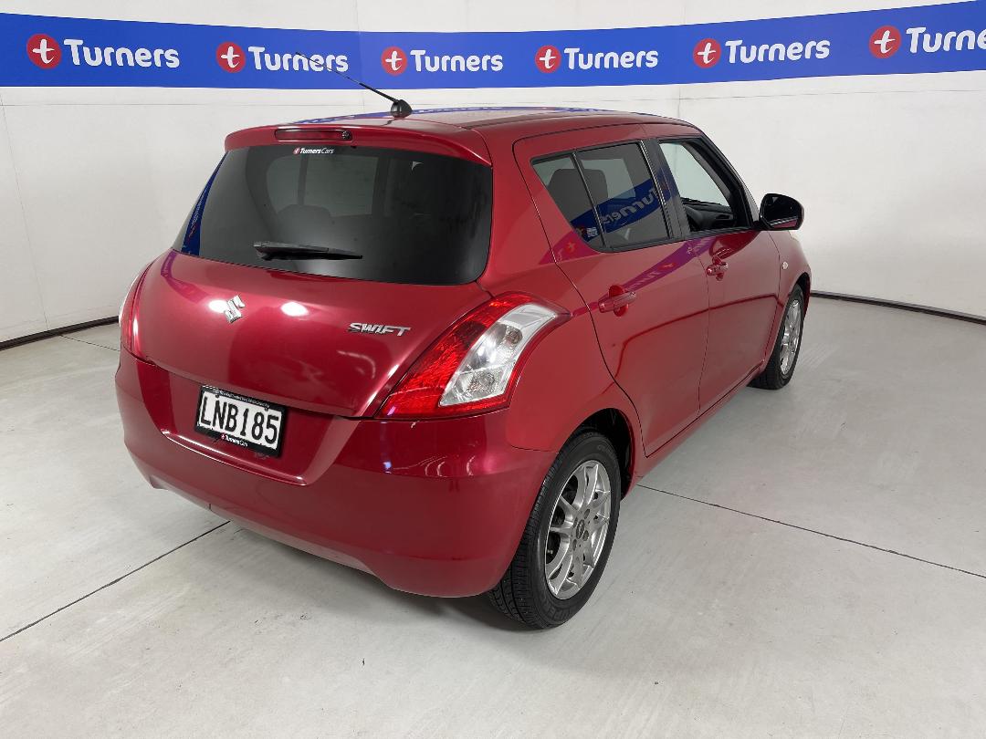 Photo '7' of Suzuki Swift Photo '7' of Suzuki Swift