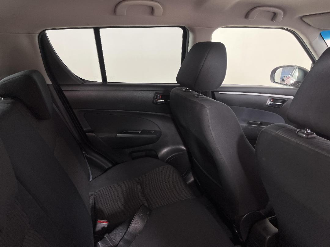 Photo '20' of Suzuki Swift Photo '20' of Suzuki Swift