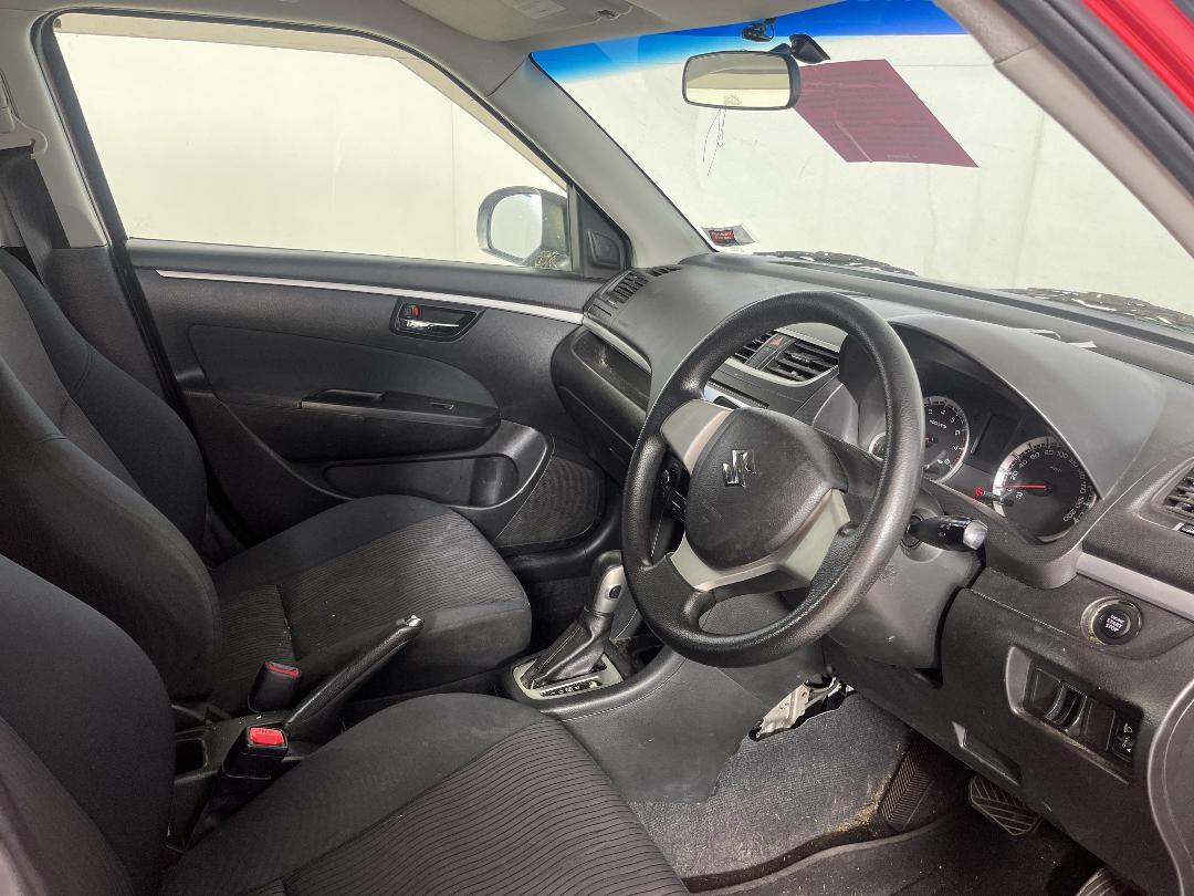 Photo '14' of Suzuki Swift