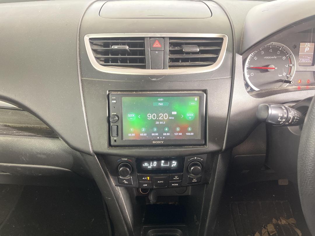 Photo '16' of Suzuki Swift