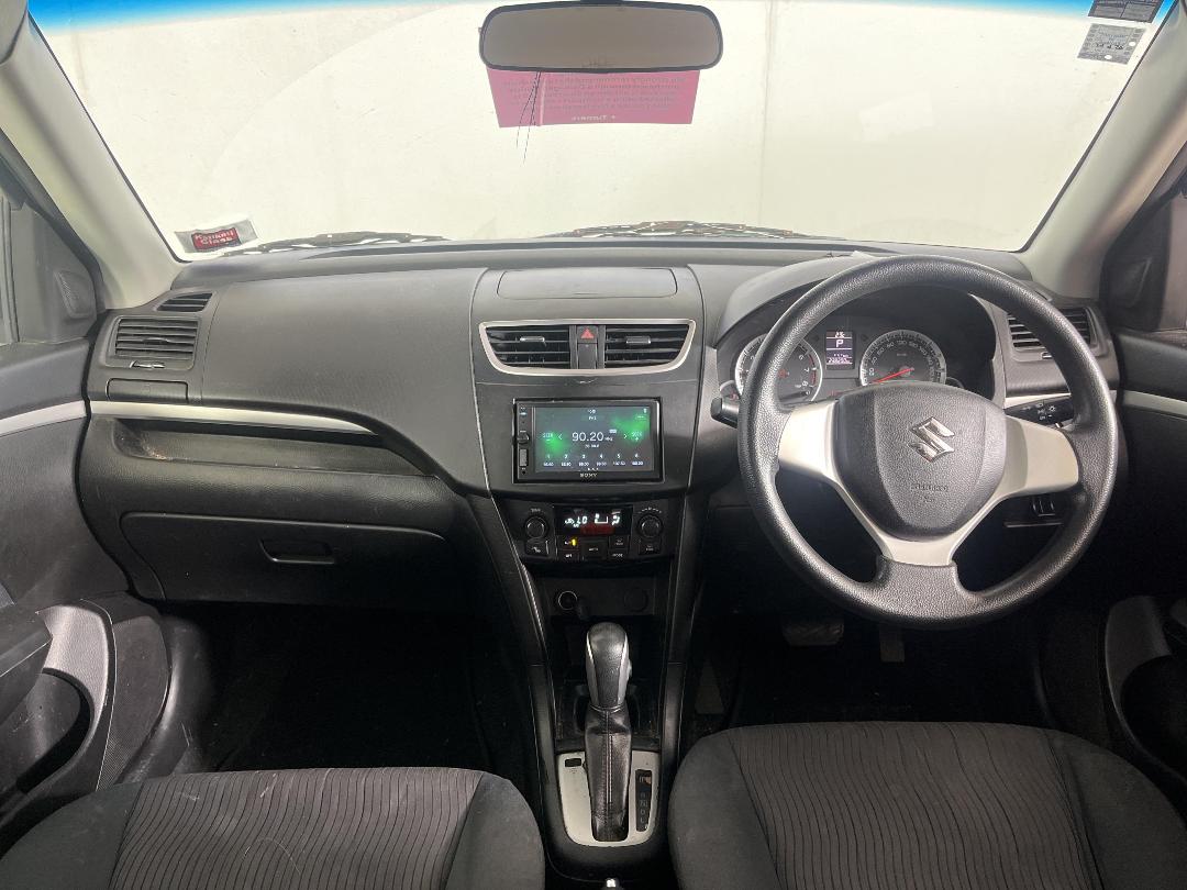 Photo '15' of Suzuki Swift