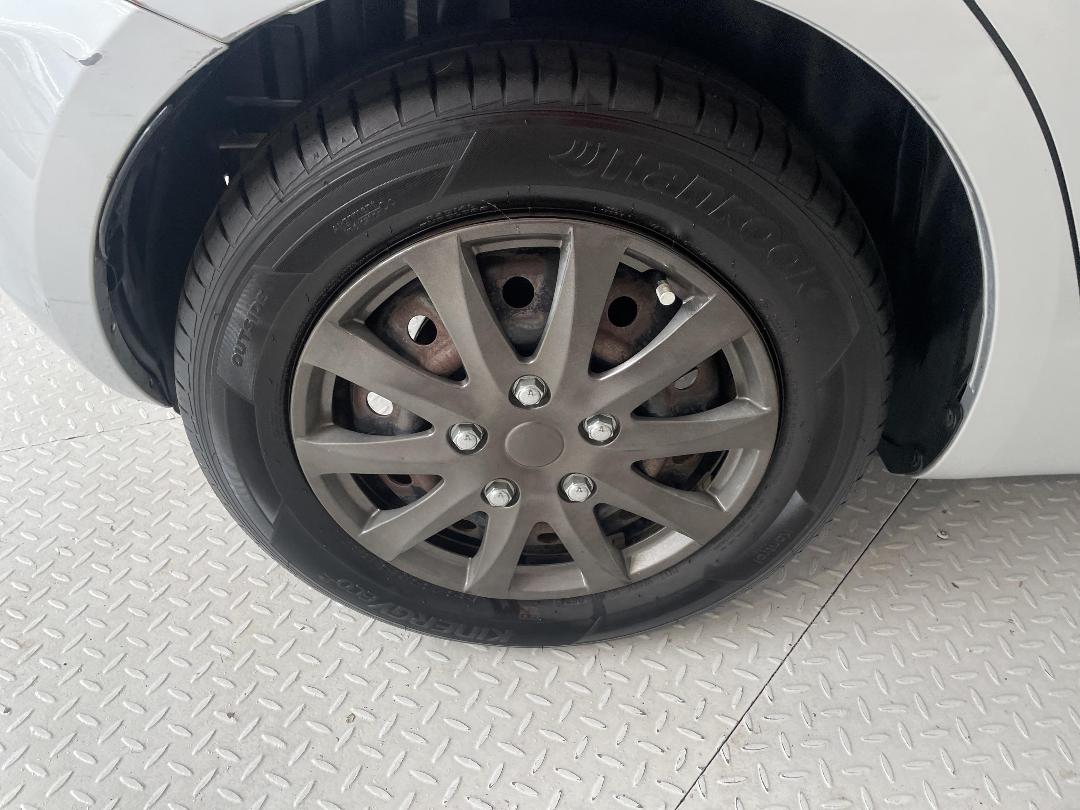 Photo '12' of Suzuki Swift