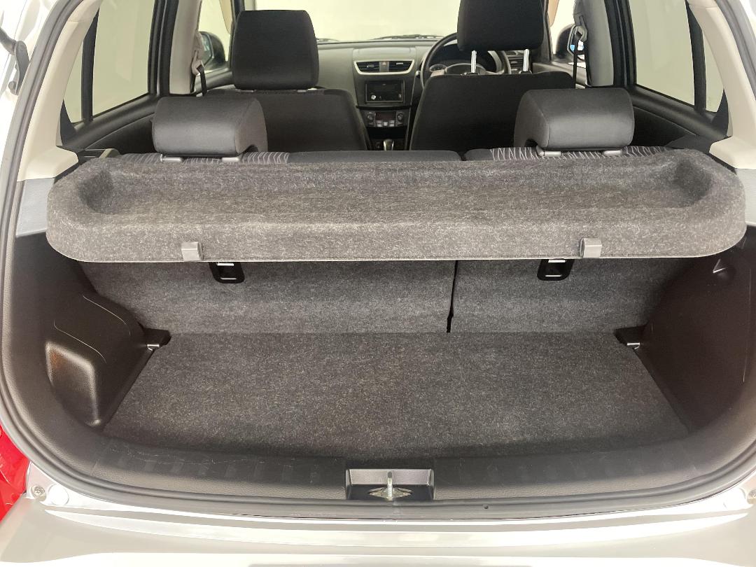 Photo '14' of Suzuki Swift