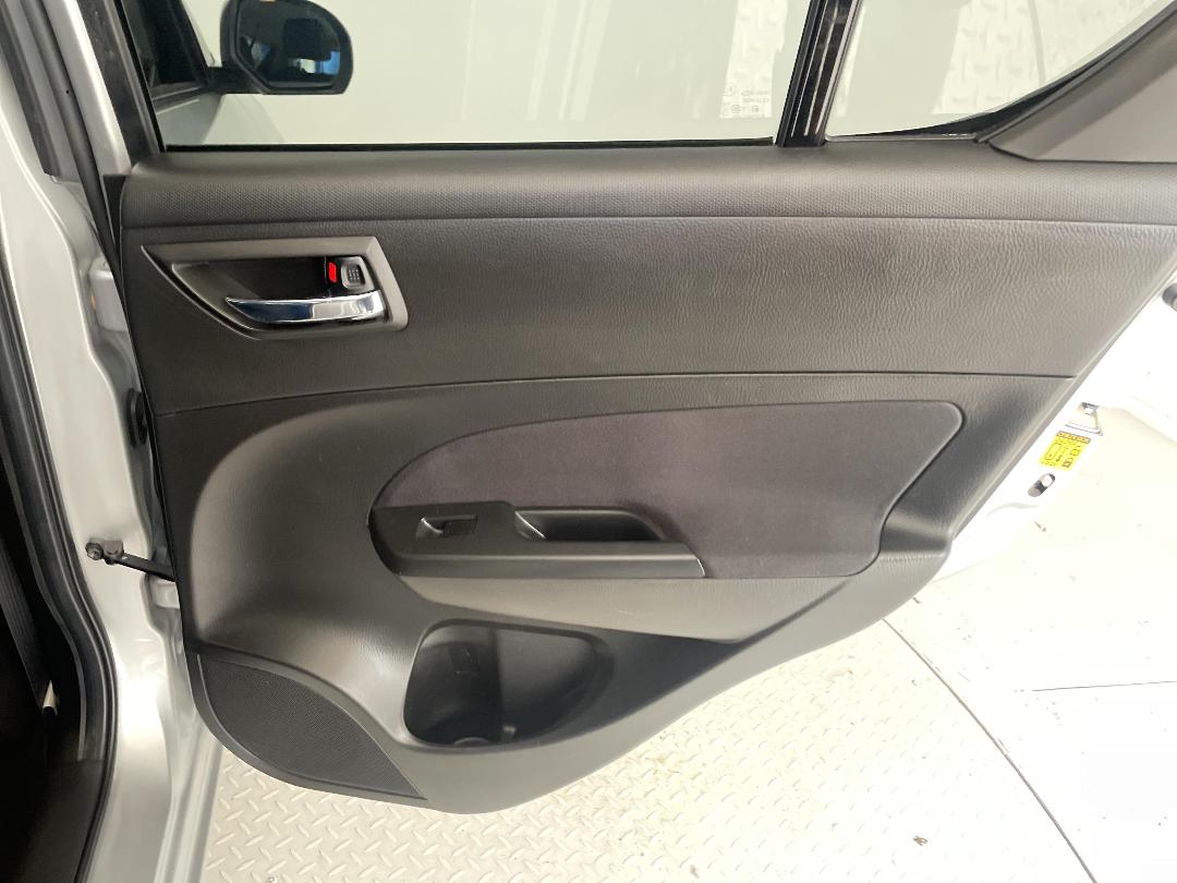 Photo '19' of Suzuki Swift