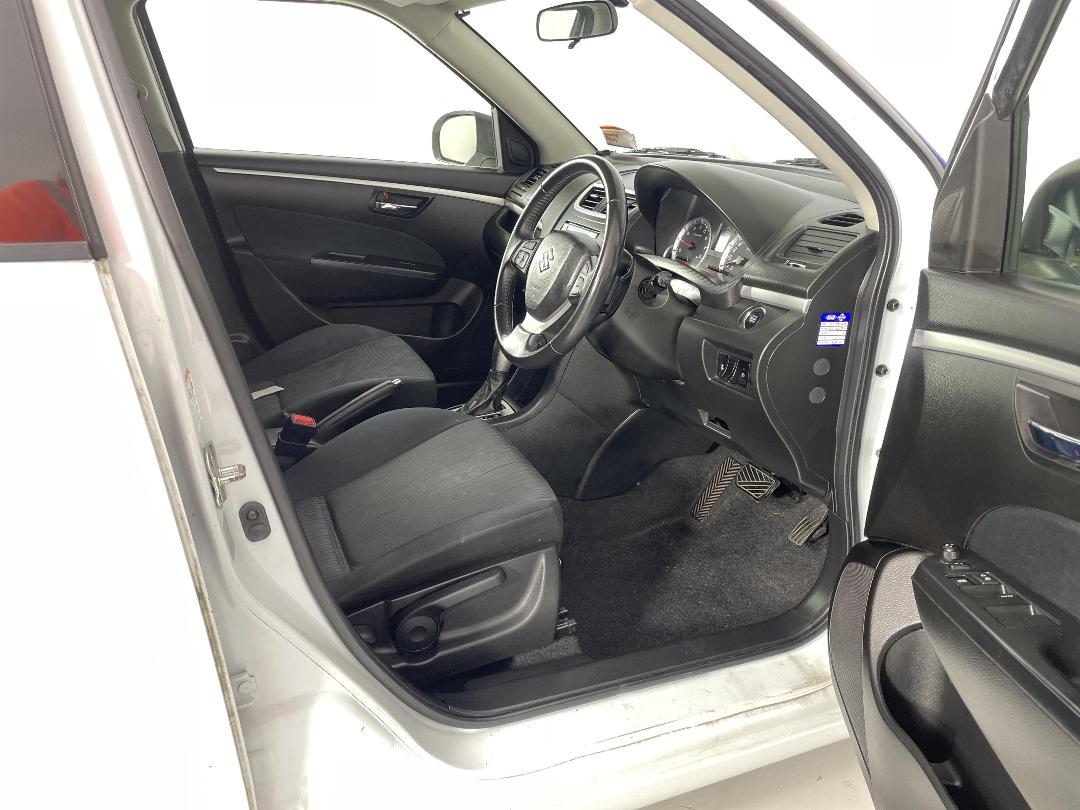 Photo '16' of Suzuki Swift Photo '16' of Suzuki Swift