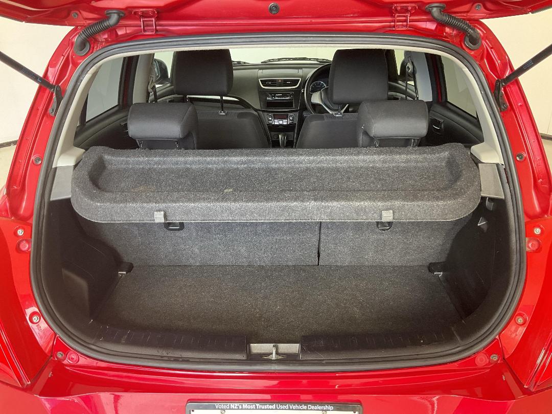 Photo '14' of Suzuki Swift