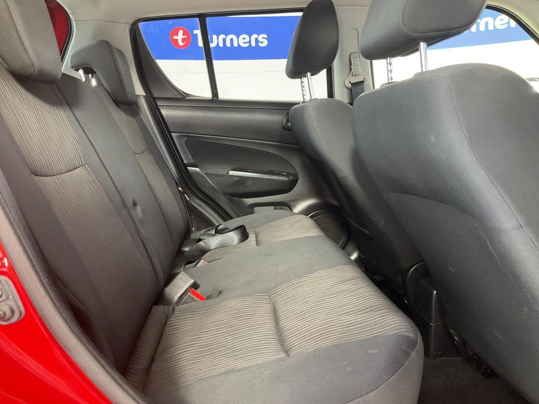 Photo '20' of Suzuki Swift