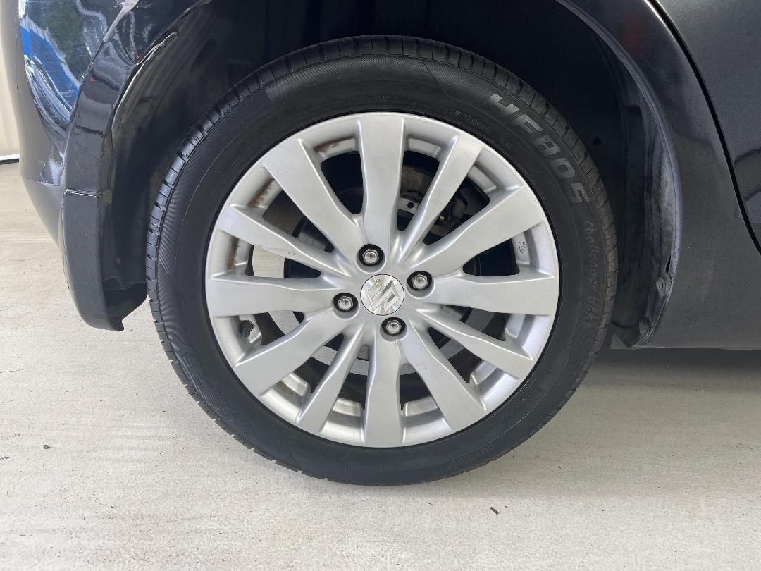 Photo '12' of Suzuki Swift