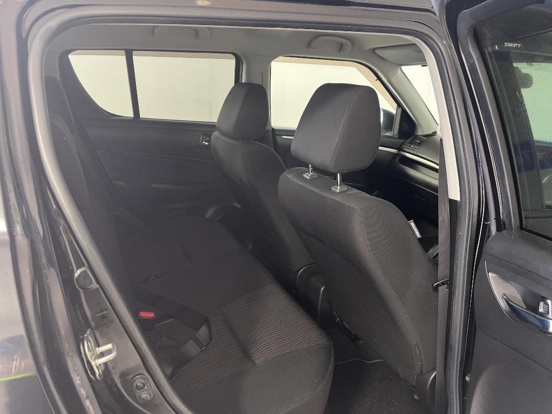 Photo '20' of Suzuki Swift