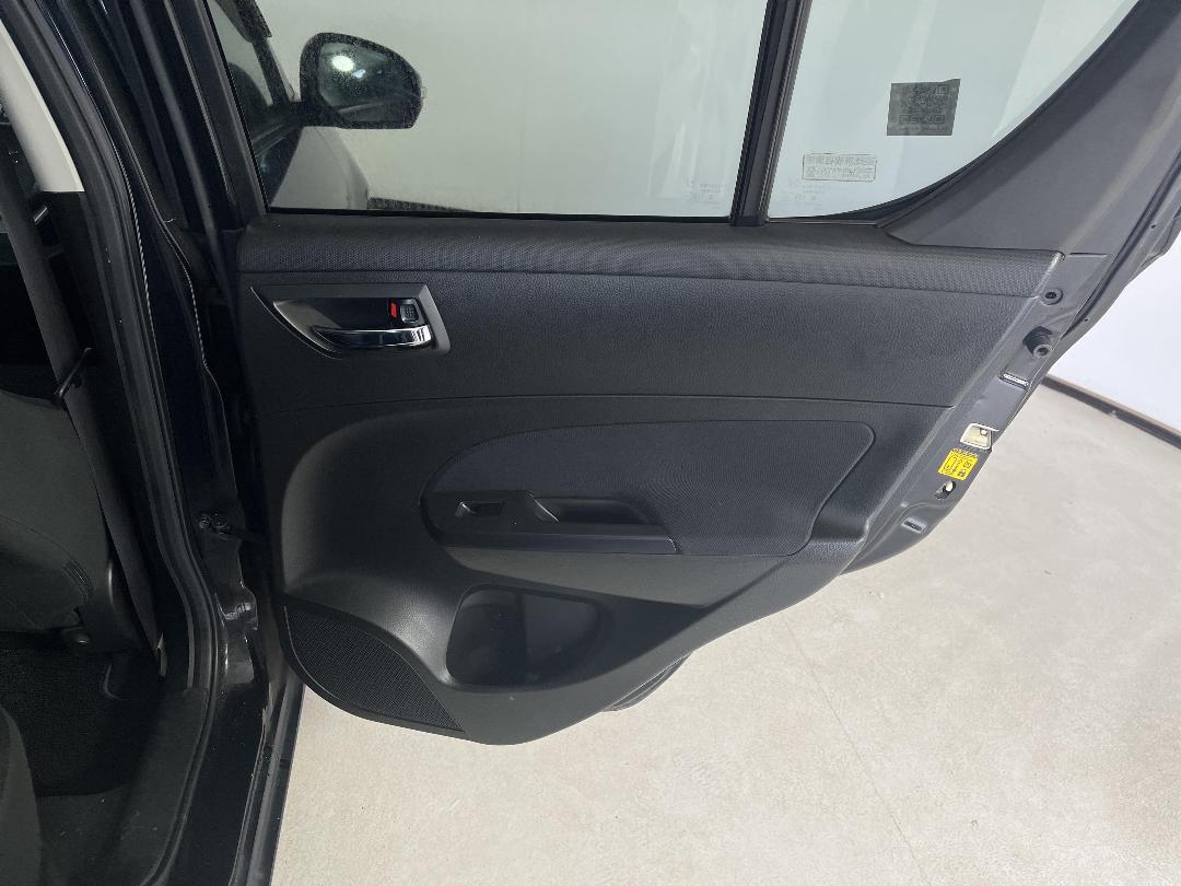 Photo '19' of Suzuki Swift