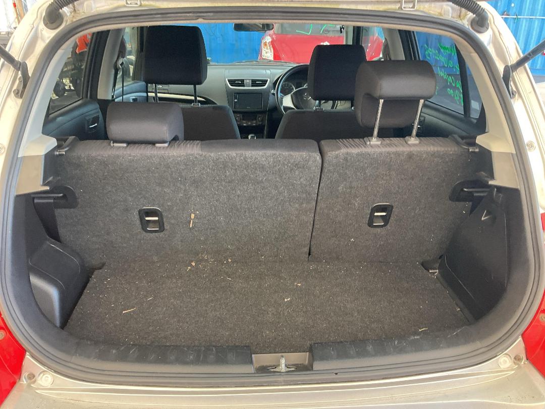 Photo '16' of Suzuki Swift